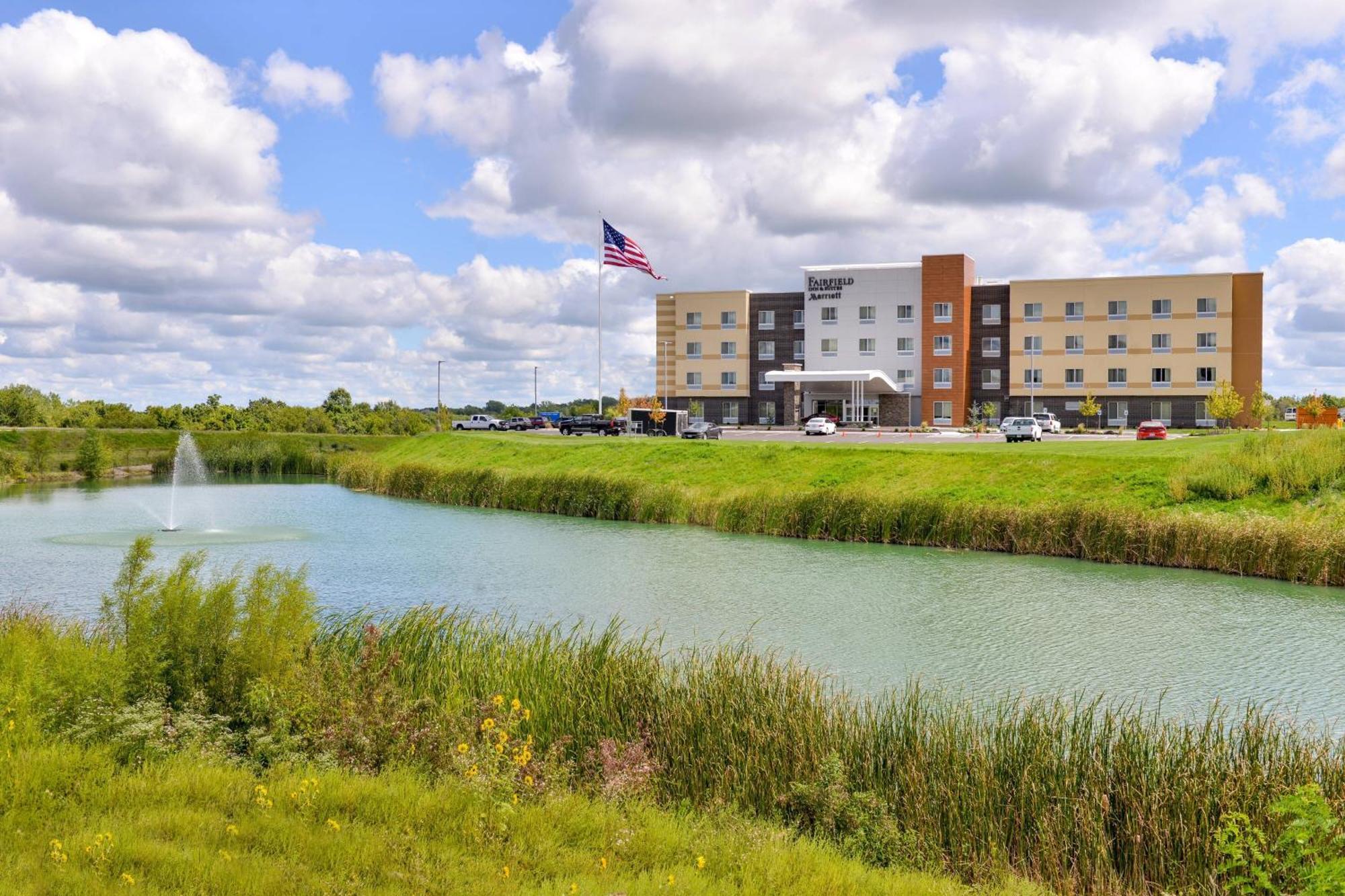 Fairfield Inn & Suites By Marriott Warrensburg Buitenkant foto